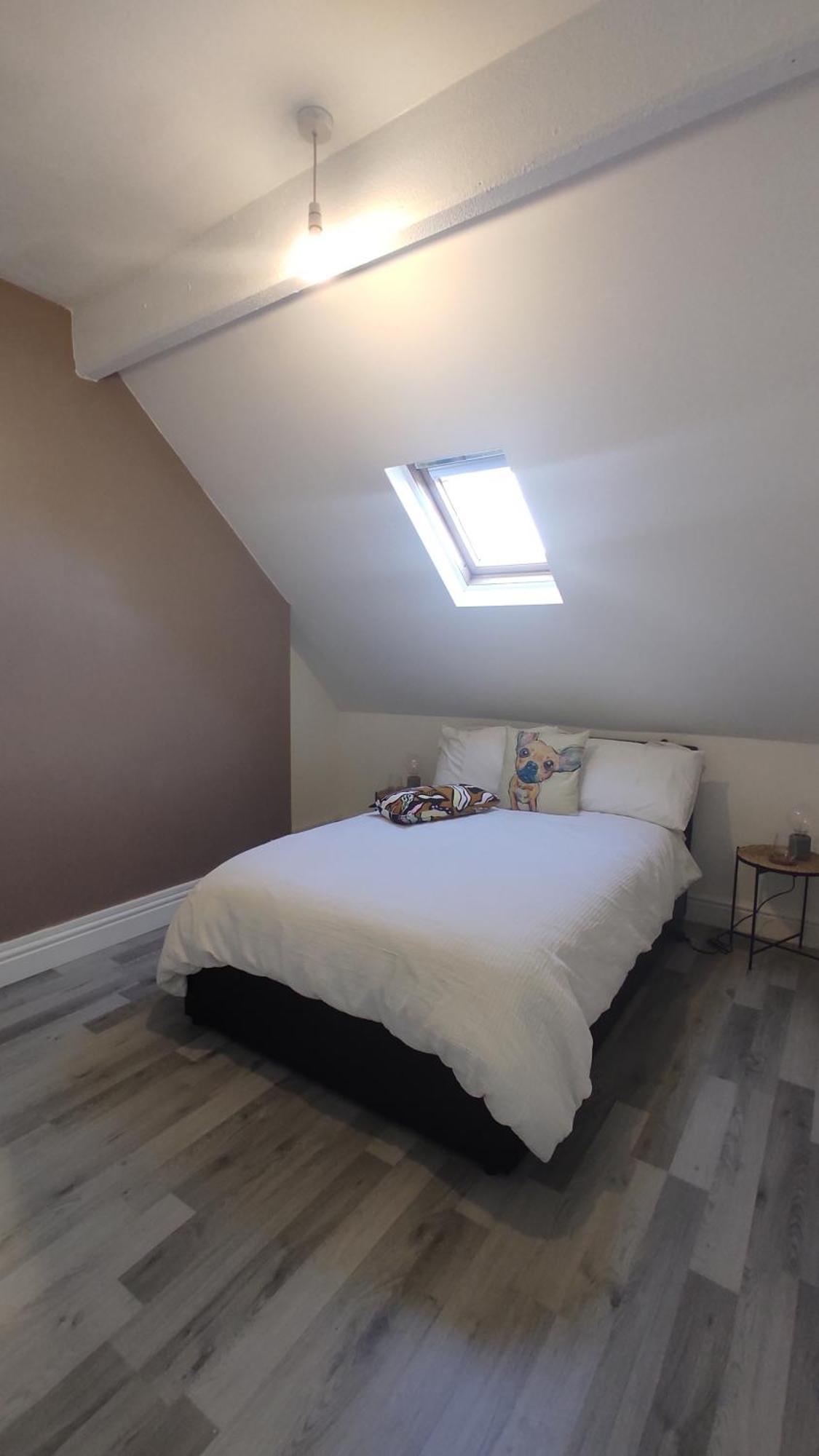 Casa Jimenez - Close To Town With Shared Bathroom 카디프 외부 사진