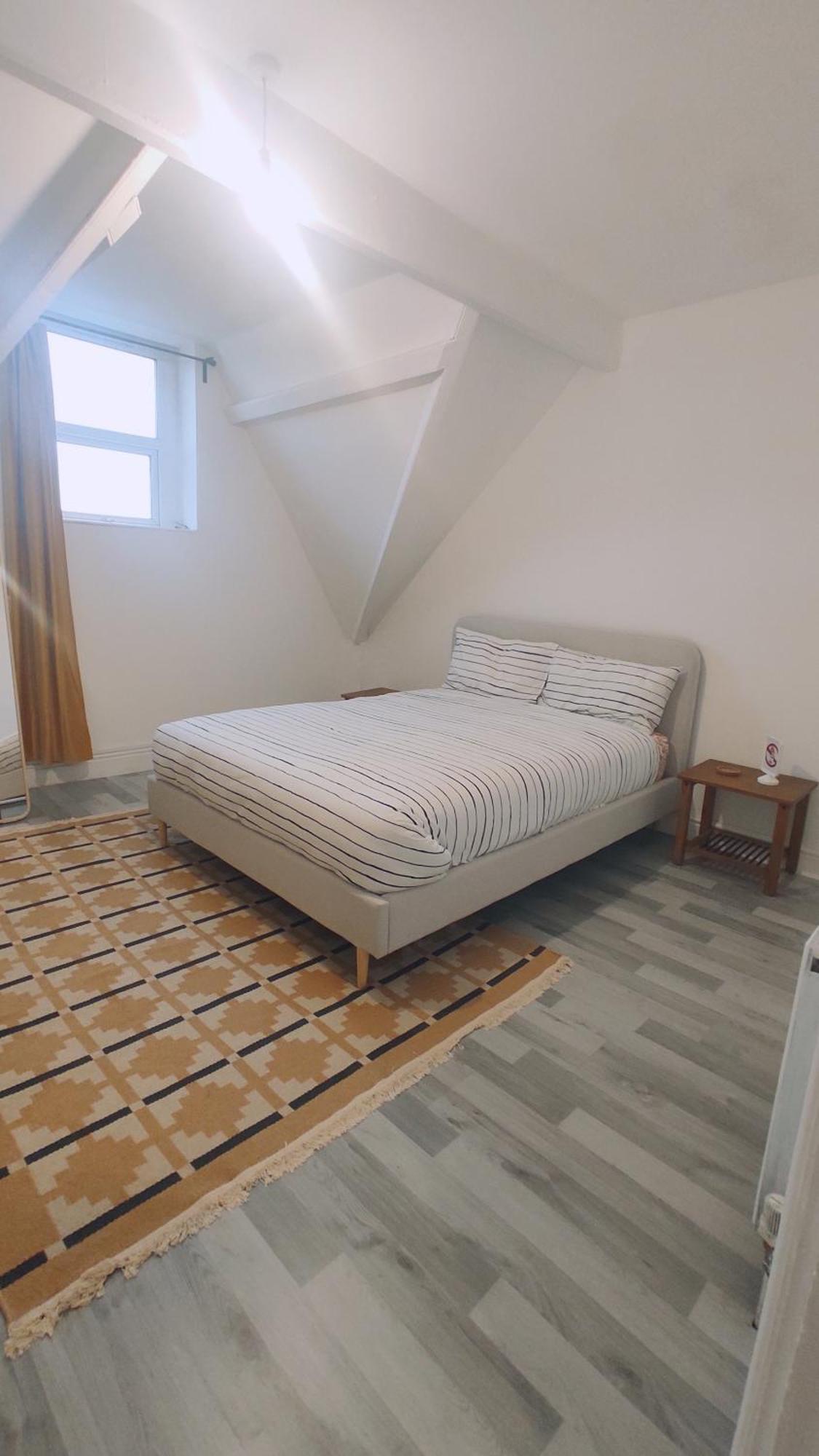 Casa Jimenez - Close To Town With Shared Bathroom 카디프 외부 사진