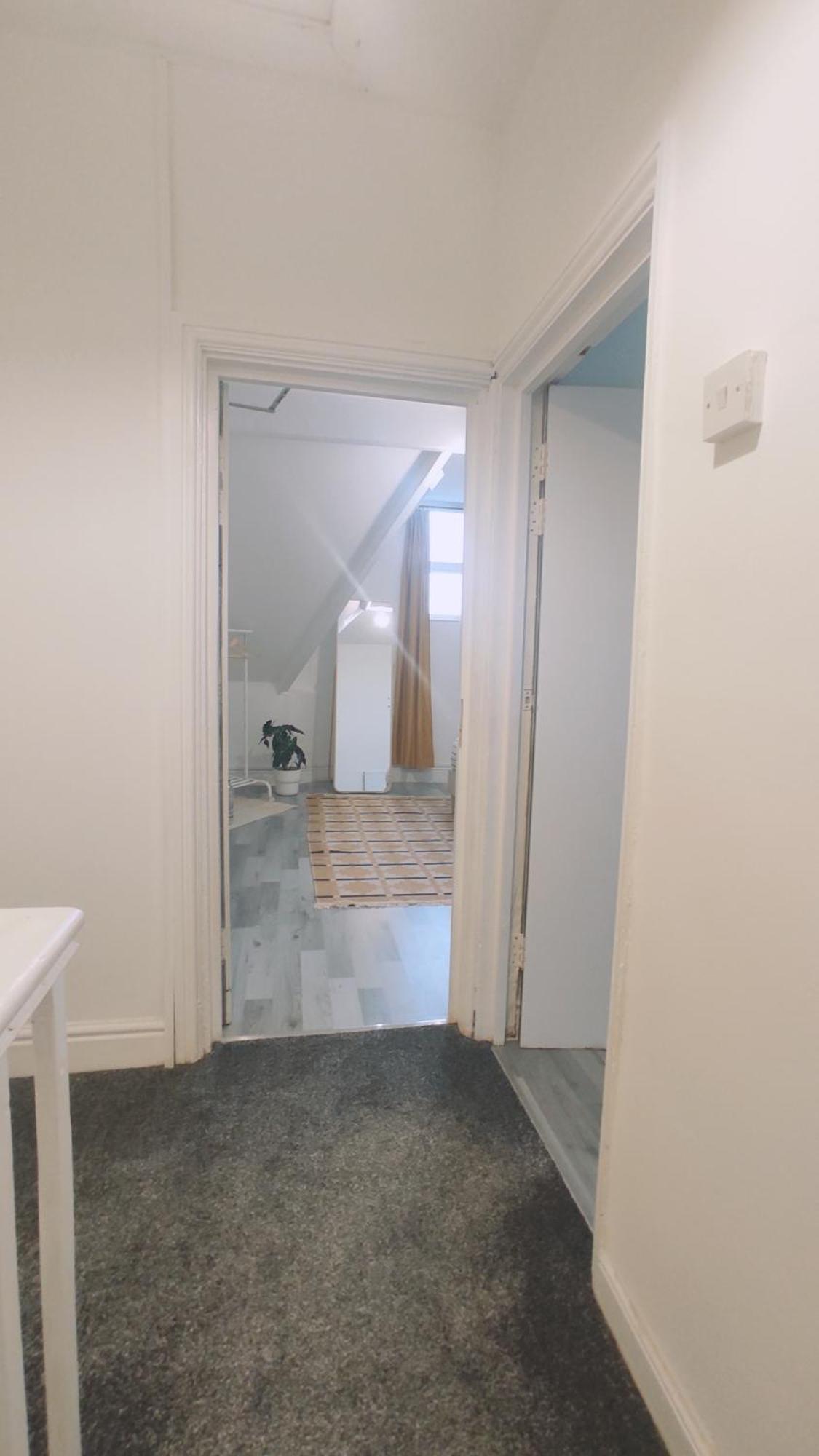 Casa Jimenez - Close To Town With Shared Bathroom 카디프 외부 사진