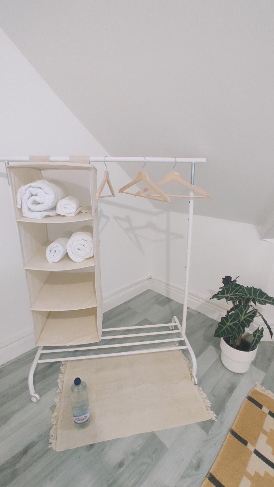 Casa Jimenez - Close To Town With Shared Bathroom 카디프 외부 사진